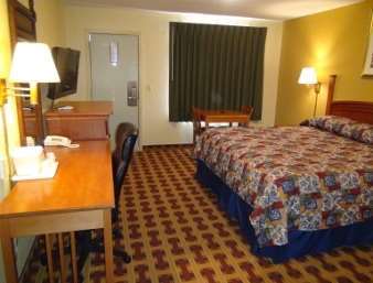 - Dix Hotel 2*