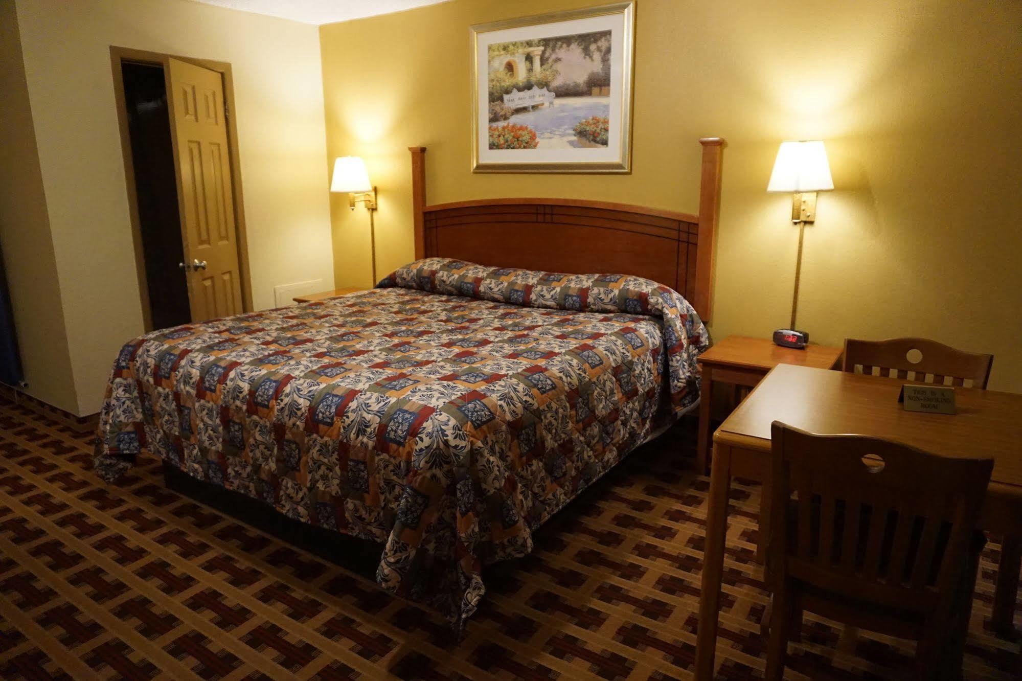 - Dix Hotel Wrightstown