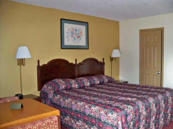 - Dix Hotel
