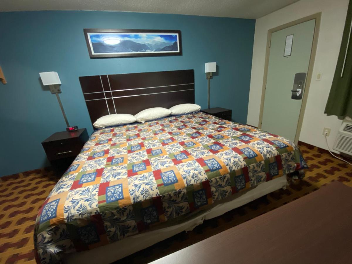Hotel - Dix Wrightstown