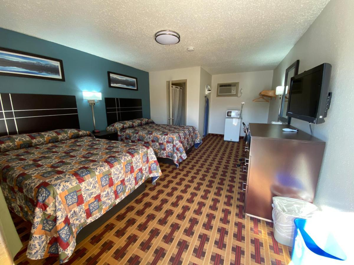- Dix Hotel Wrightstown